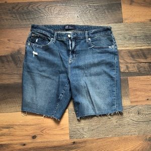 Gap 9” Bermuda Jean shorts